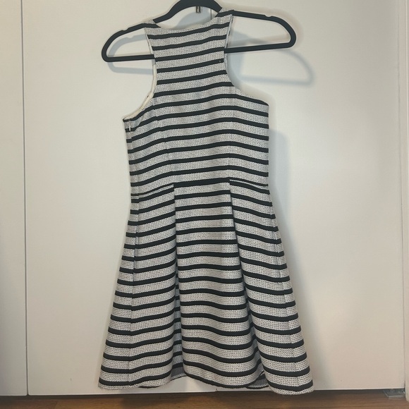 EXPRESS Black and white stripped dress Size 2 - Picture 2 of 2